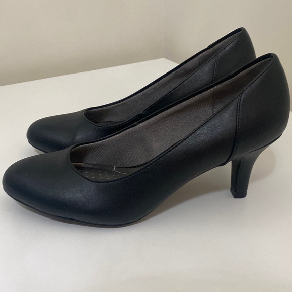 Life Stride Shoes Black Pumps Life Strides Poshmark